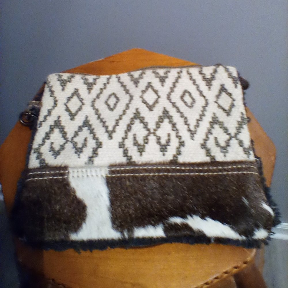 Myra wristlet